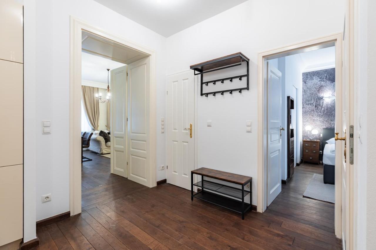 Luxury 2-bedroom 15 Min Away From Schonbrunn Castle Appartement